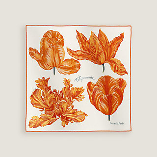 日常に芸術を添える HERMES Gavroche 45 Tulipomanie スカーフ Tulipomanie Detail scarf 45 | Hermès USA